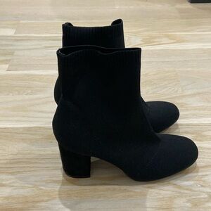 Mia Erika Stretch Bootie in Black size 7 1/2
